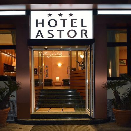 בולוניה Astor Hotel מראה חיצוני תמונה
