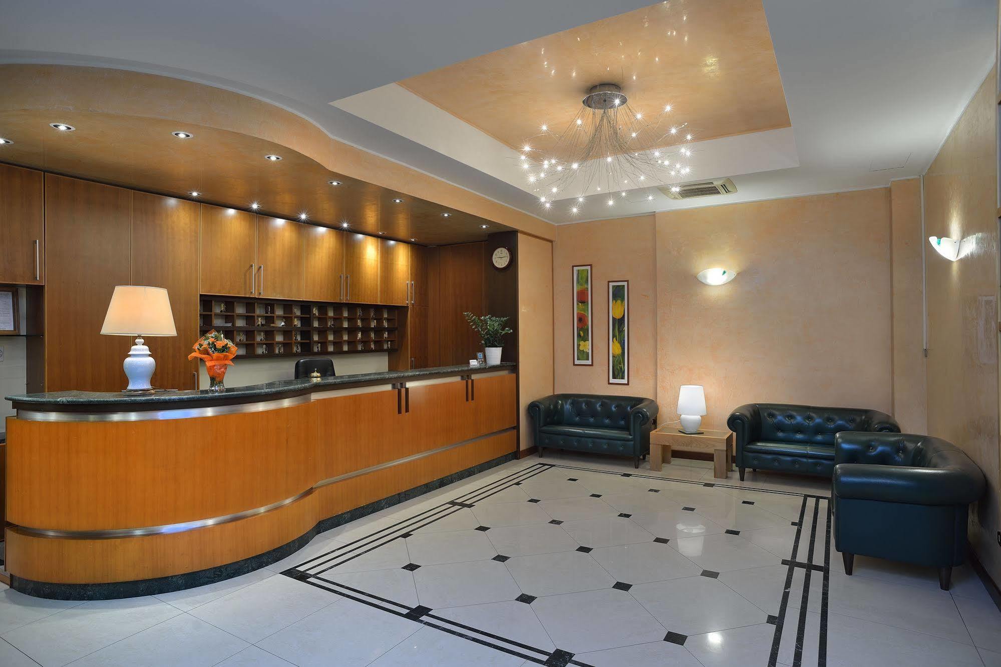 בולוניה Astor Hotel מראה חיצוני תמונה
